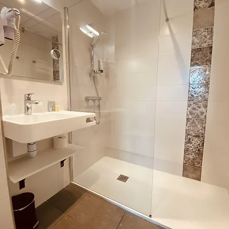 Restaurant Le Relais Des Gourmands 格拉马