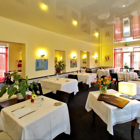 Restaurant Le Relais Des Gourmands 3* グラマ