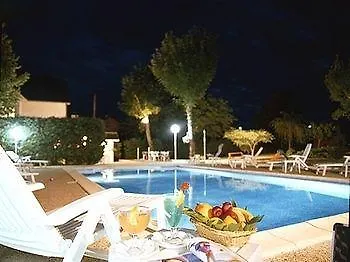 Restaurant Le Relais Des Gourmands Szálloda 3*